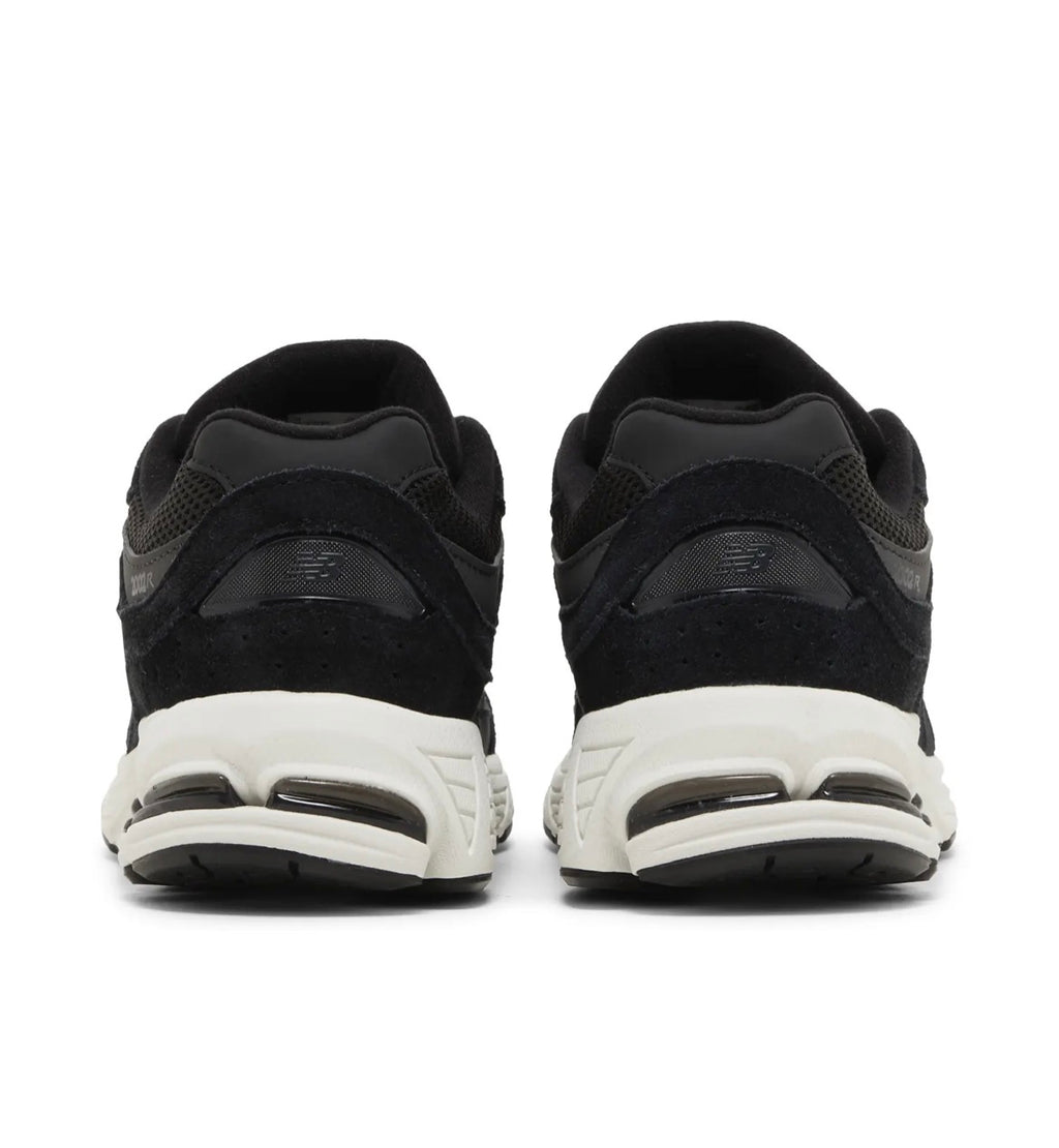 New Balance 2002R Big Kid 'Black Phantom' size 3.5