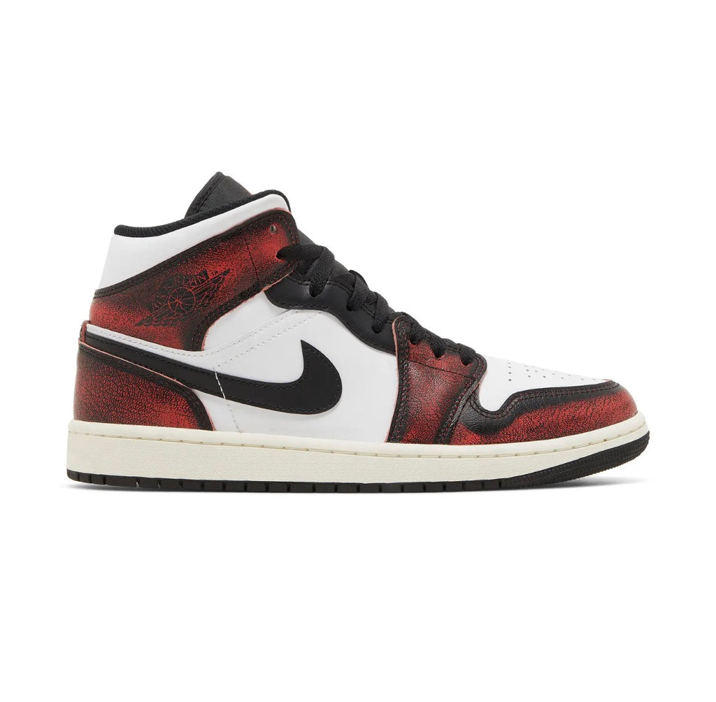 Air Jordan 1 Mid SE 'Wear-Away' size 4y