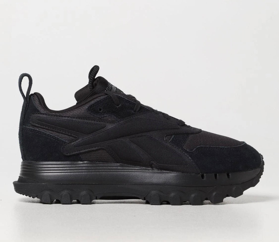 REEBOK X CARDI B WOMEN'S CLASSIC LEATHER ATHLETIC
SNEAKER BLACK size 6.5 women