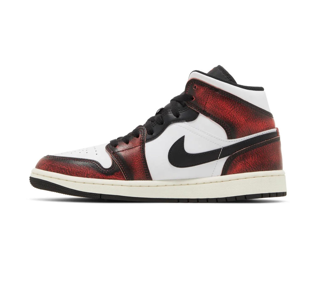 Air Jordan 1 Mid SE 'Wear-Away' size 4y